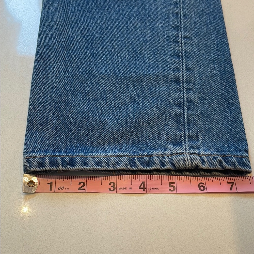 Levi’s Woman’s 501 Classic Straight Leg Blue Jeans, Size 31 x 32, EUC - Picture 13 of 13